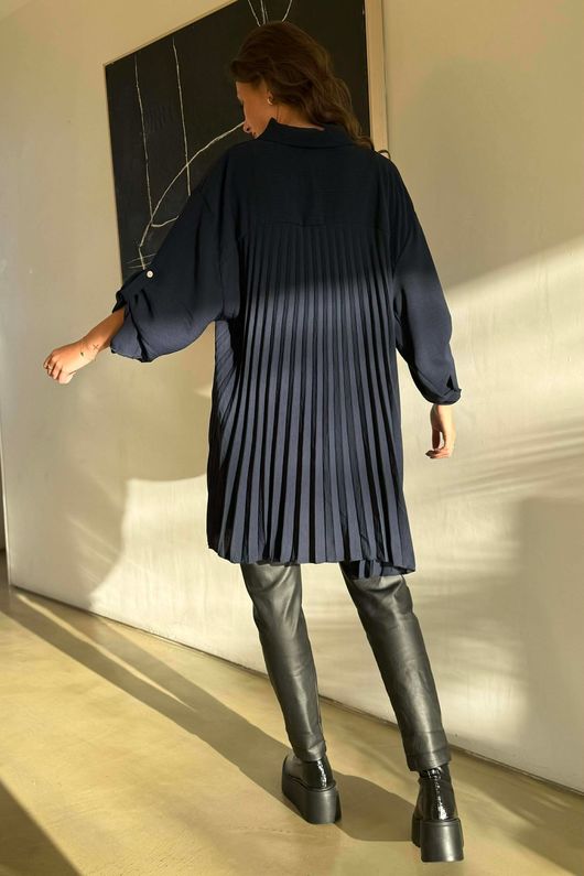 Suki Pleat Back Blouse Navy /12=